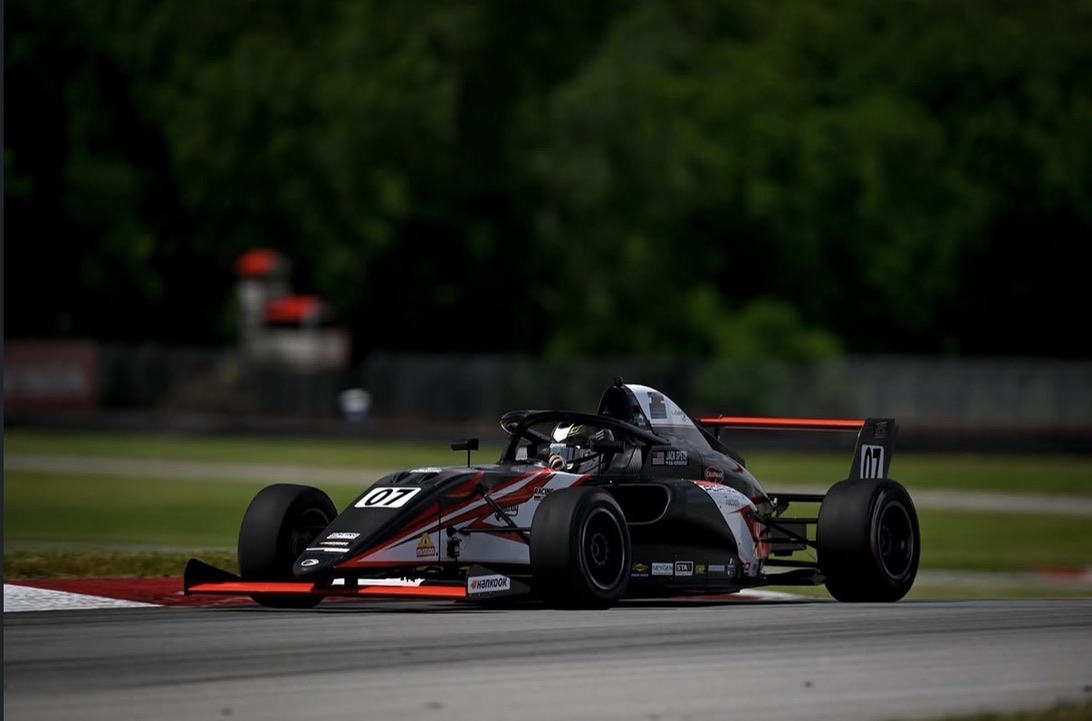 Car #07 — through the esses
